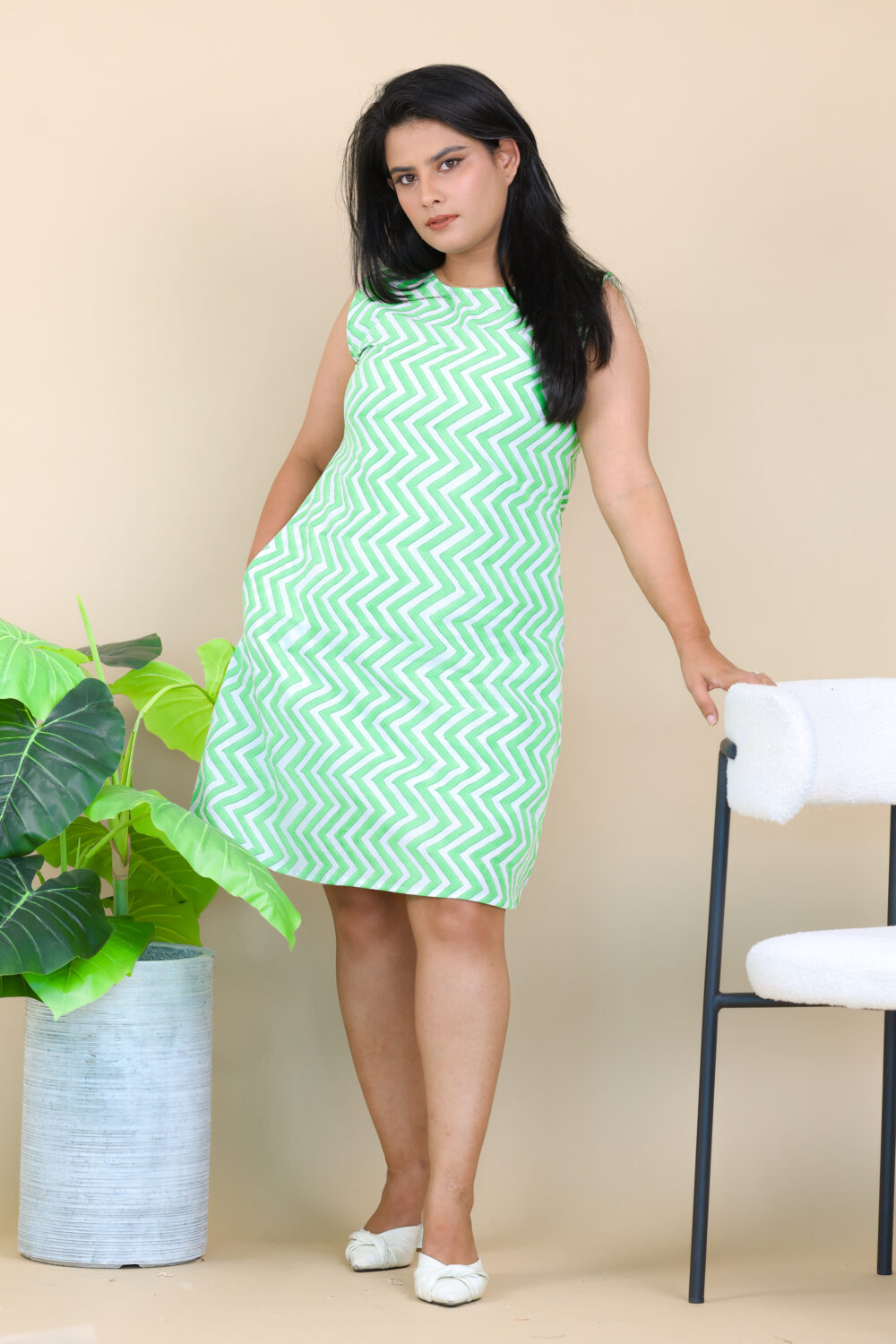 Bright green zigzag block printed dress - Image 2