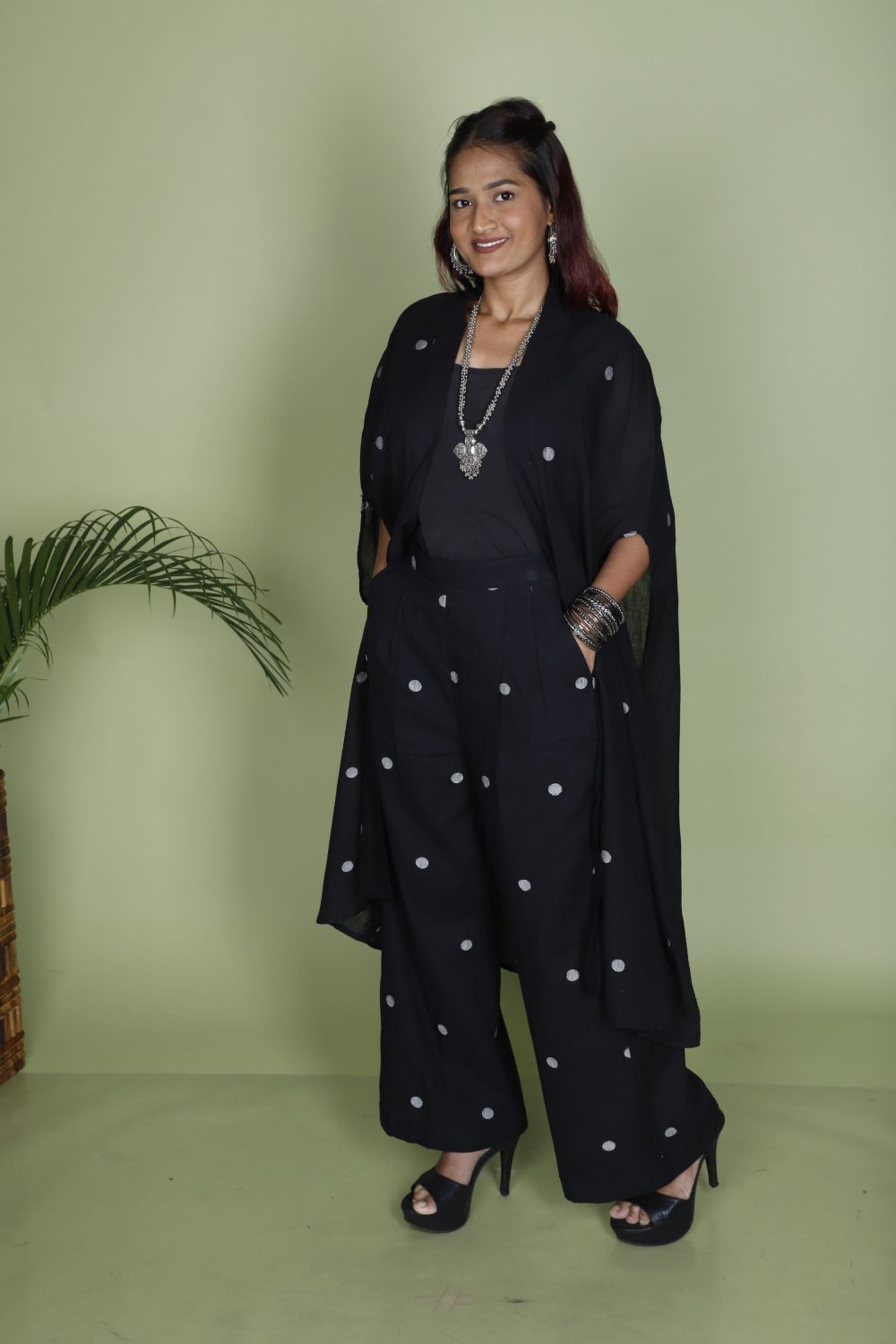 Timeless black jamdani jacket and pant set - Image 2