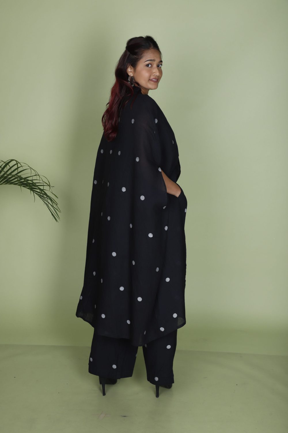 Timeless black jamdani jacket and pant set - Image 3
